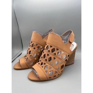 Vince Camuto cutout nubuck heeled sandals  Deverly sz8